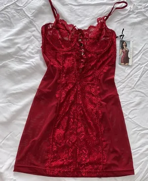 NWT Lace Chemise Red Size M thumbnail 1