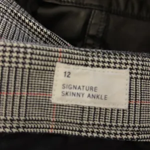 Gap Skinny Ankle Plaid Pants Women‎ Size 12 Gray Red Black Casual Office thumbnail 7