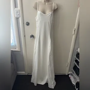 Elegant White Spaghetti Strap Maxi Dress Size XXL thumbnail 3