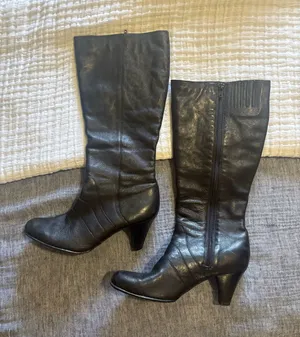 Born Black Leather Knee High Heeled Boots size 9 thumbnail 1
