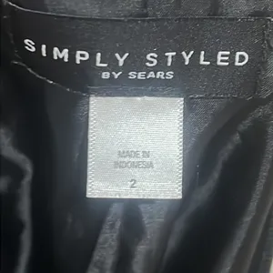 Simply styled black open blazer Size 2 thumbnail 5