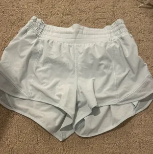 Lululemon Hotty Hot Shorts 2.5" High-Rise thumbnail 1
