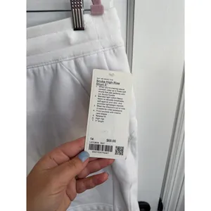 Lululemon Scuba High-Rise Shorts in white womens 14 nwt thumbnail 2