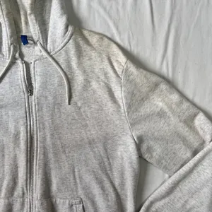Plain Gray Zip Up Hoodie thumbnail 3