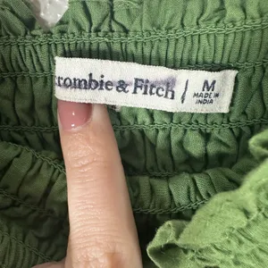 Abercrombie & Fitch Midi Dress‎ Medium Green Smocked Puff Sleeve Prairie Tiered thumbnail 5