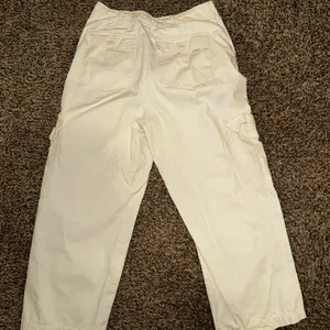 Universal Thread white wide leg pants thumbnail 2