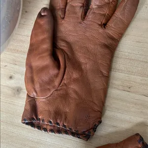 FRYE Vintage Chestnut Brown Leather Gloves Stitched Trimmed Hem thumbnail 4