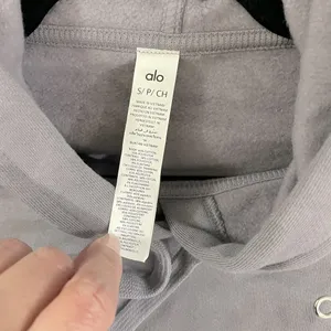 NWT Alo Yoga Special Edition Accolade Hoodie Fog Color SOLD OUT Color Size S thumbnail 6