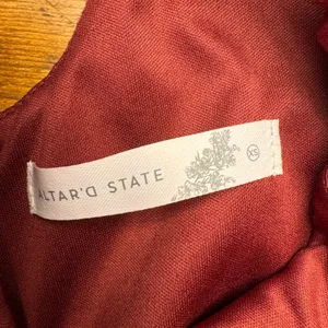 Altar'd State Burgundy Floral Jacquard Puff‎ Sleeve Tie Back Mini Dress XS thumbnail 3