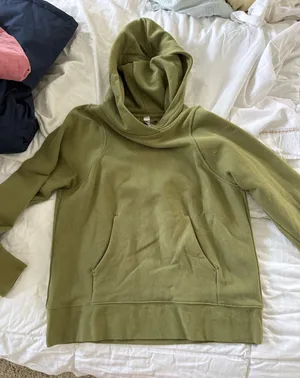 Lululemon sweatshirt thumbnail 1