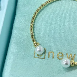E newton Stretch Bracelet with Double White Pearls thumbnail 2