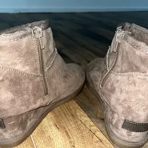 Brown Suede Ankle Boots Size 7.5 thumbnail 4