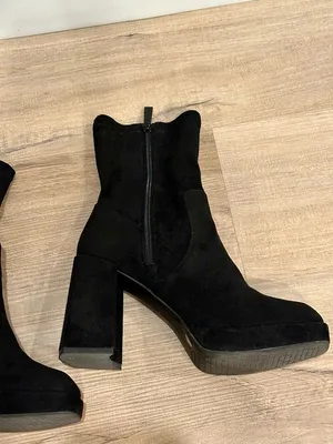 Kenneth Cole Reaction Black Suede Ankle Heeled Boots thumbnail 9