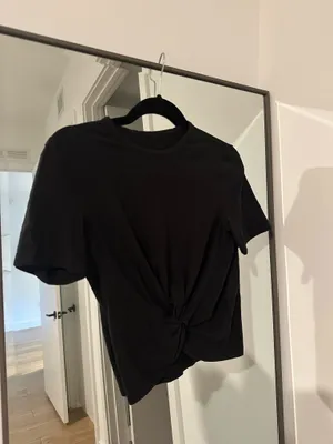 Black lululemon top  thumbnail 1