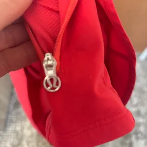 Lululemon Run Speed Squad Skirt Shorts Red Zipper pocket Sz 4. Preloved. thumbnail 8