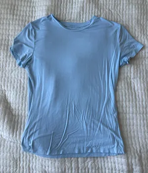 Tight fitting tee butter material light blue Size M thumbnail 1