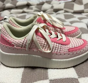 Pink Shoes Size 7 thumbnail 1