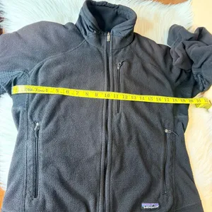 Patagonia Womens Jacket Medium Black Fleece Full Zip Regulator Polartec Sweater thumbnail 12