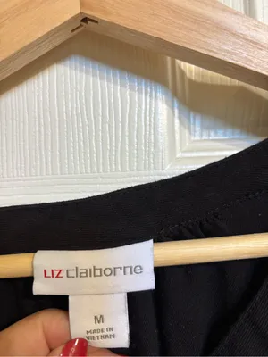 Liz Claiborne Black V-Neck Short Sleeve Blouse thumbnail 3