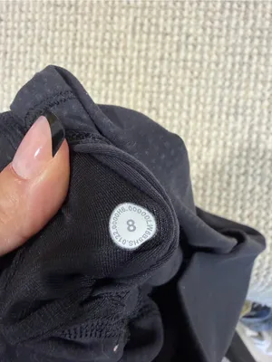Lululemon Athletic Cropped 3/4 Dot Yoga Leggings Women’s Size 8 Black thumbnail 8