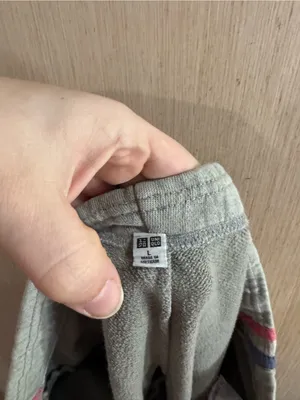 Uniqlo Grey Sweatpants with Pink & Navy Side Stripes Size Large thumbnail 5