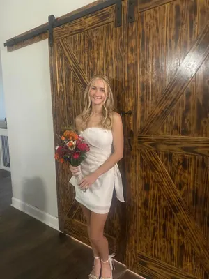 white Formal/homecoming Dress Size XS thumbnail 4