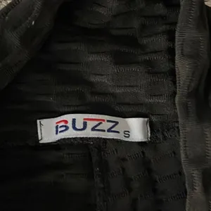 BUZZ textured‎ leggings. Black. Size Small Black thumbnail 2