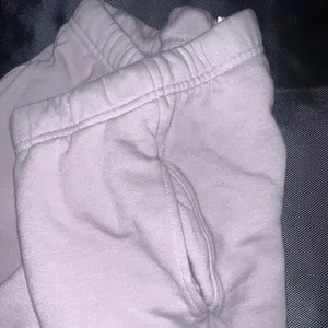 Good American lavender joggers thumbnail 3