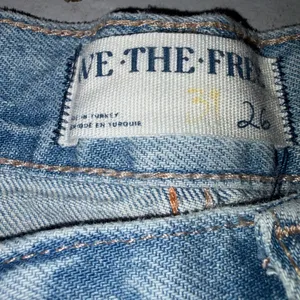 Free People We The Free Ripple Wide Leg Pieced Cropped Denim Button Fly Jeans 26 thumbnail 9