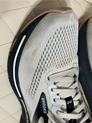 Brooks Adrenaline GTS 23 size 8.5 wide with Hoka insoles thumbnail 6