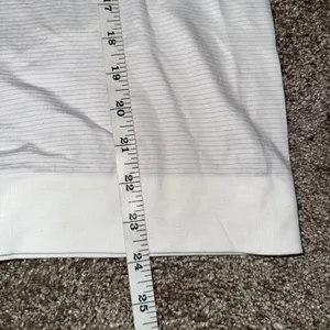 Lululemon Swiftly‎ Tech Long Sleeve Women 10 White Excellent Striped Crewneck thumbnail 4