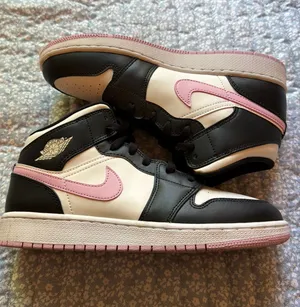 Nike Jordan Air Jordan thumbnail 1