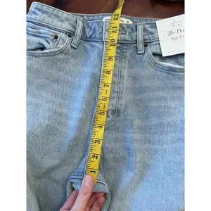 Abercrombie Jeans The Dad High Rise Curve Love, Ripped Wash 26/2S Distressed thumbnail 7
