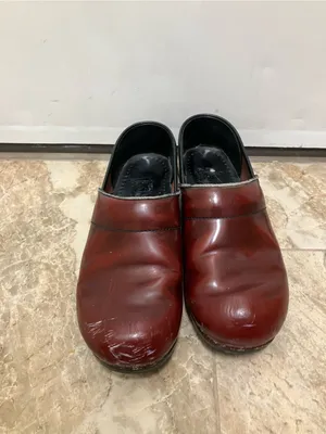 Dansko Professional Clogs in rich burgundy reddish-brown leather finish Size 39 thumbnail 4