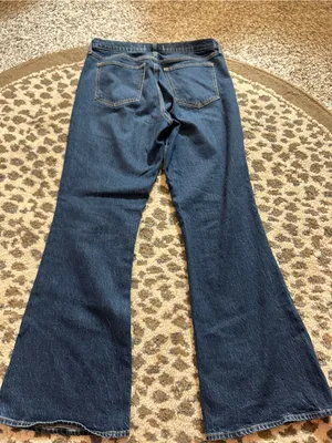 Abercrombie & Fitch High-Rise Flare Jeans LONG thumbnail 4