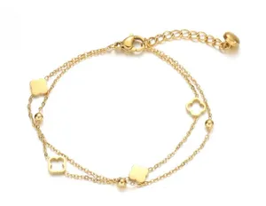 Minimal Clover Bead Bracelet Gold thumbnail 1