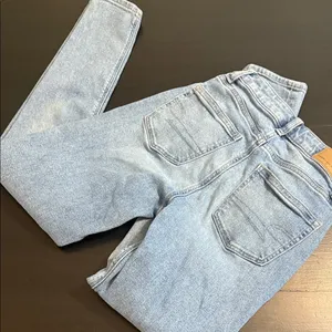 American Eagle Outfitters Light Blue mom Jeans‎ thumbnail 5
