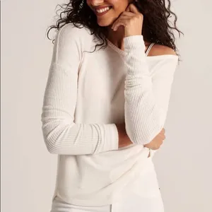 Abercrombie ✨ Cozy Long-Sleeve Crew Tee✨ thumbnail 3