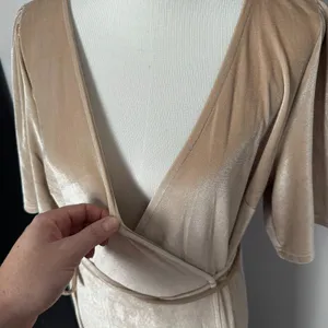 Baltic Born‎ Size-XXL Meghan Velvet Wrap Maxi Dress Champagne thumbnail 7
