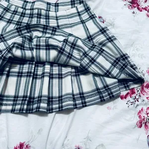 Full Tilt Pleated Skirt thumbnail 4