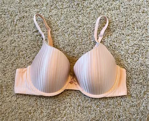 Victoria’s Secret Bra thumbnail 1