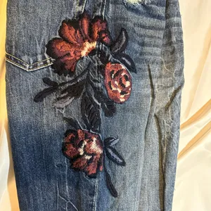 Abercrombie & Fitch Embroidered Distressed Straight Leg Jeans thumbnail 6