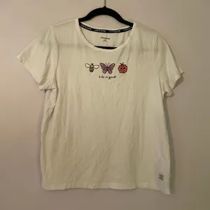 Life Is Good White Bugs Short Sleeve Tee T-Shirt Gorpcore Casual Women's Medium thumbnail 1