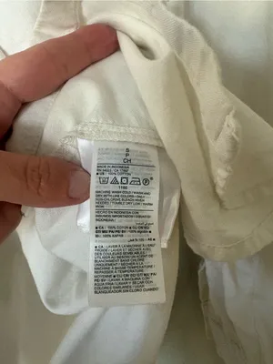 Old navy white button down shirt thumbnail 3