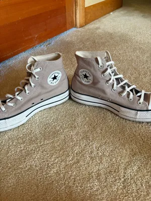 High-Top Converse Chuck Taylor thumbnail 4