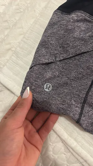 Speed Up Lululemon Size 4 2.5" Grey thumbnail 3