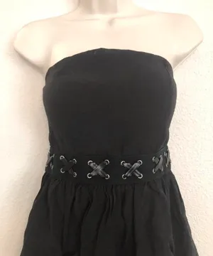 Anabelle's Adorable strapless dress. Sz S In amazing condition! thumbnail 3