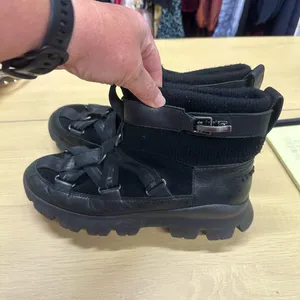 UGG Puff Momma Lakes and Lights Winter Sneaker Ankle Boots Size 9 EUC thumbnail 6