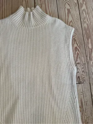 J.Crew 100% Cashmere Mock Neck Sweater Vest Size XS-S thumbnail 2