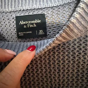Abercrombie & Fitch Light Gray Knit Sweater thumbnail 3